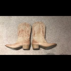 Blonde cowgirl boots